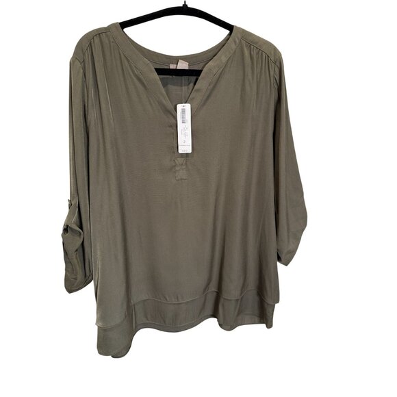 Chicos Tops - NWT Womens Olive Green High-Low Blouse With Roll Tab Sleeves & V-Neck